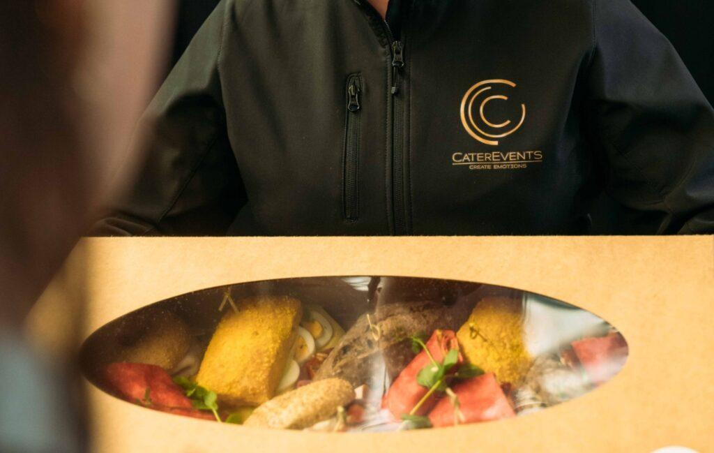 Bezorgbox luxe broodjes en wraps voor zakelijke lunch catering op kantoor of locatie bezorgd