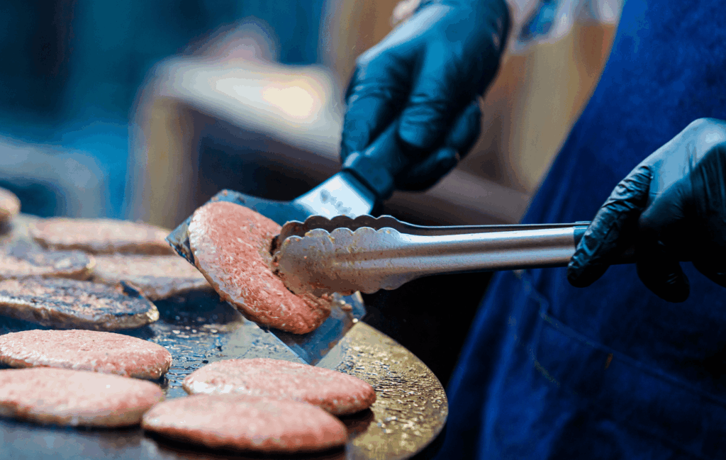 BBQ Basics catering van CaterEvents met gegrilde gerechten en zomerse barbecue sfeer