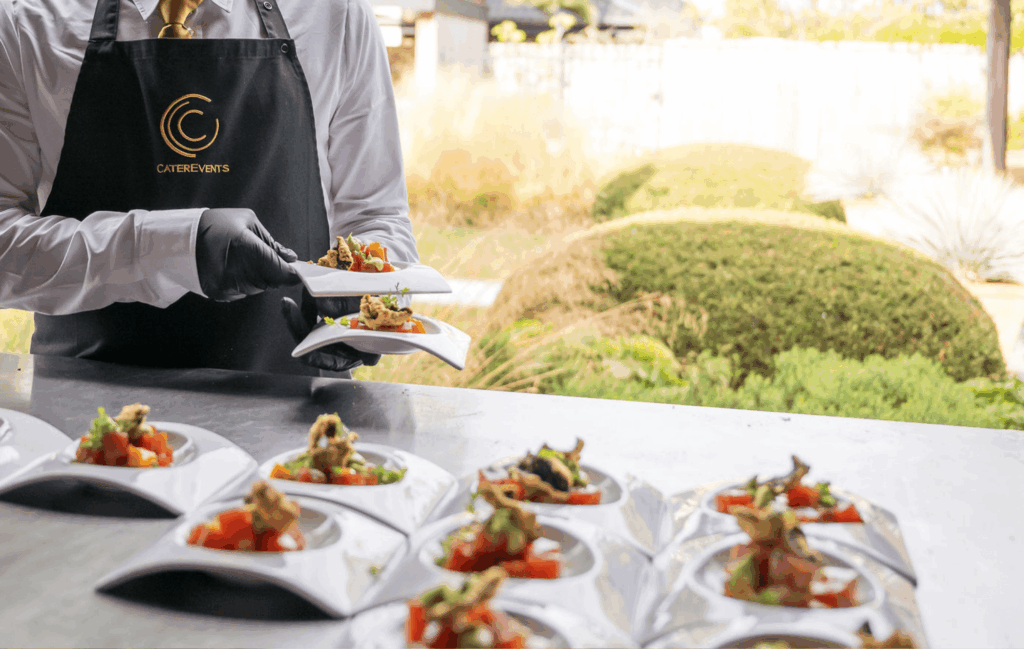 Seated dinner maatwerk koude gerechten van CaterEvents met luxe catering en verfijnde presentatie