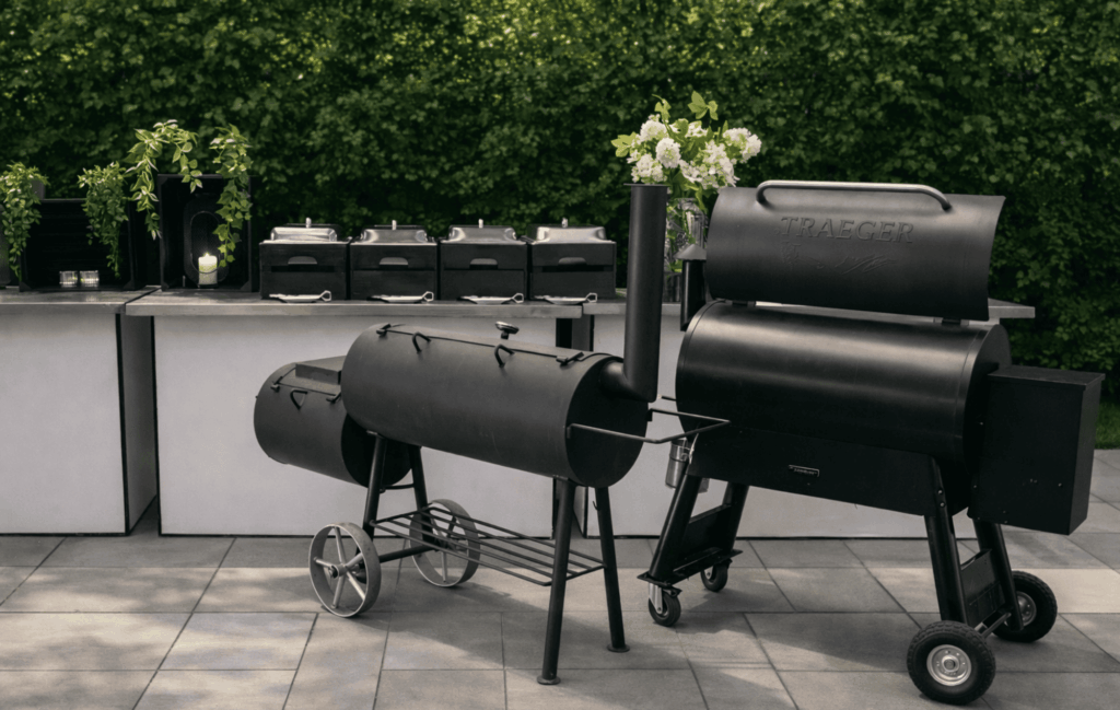 BBQ Surf 'n turf catering van CaterEvents met gegrild vlees en vis van de barbecue
