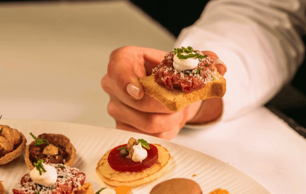 Live partyfood brioche hapjes catering vers bereid voor evenementen en bedrijfsfeesten