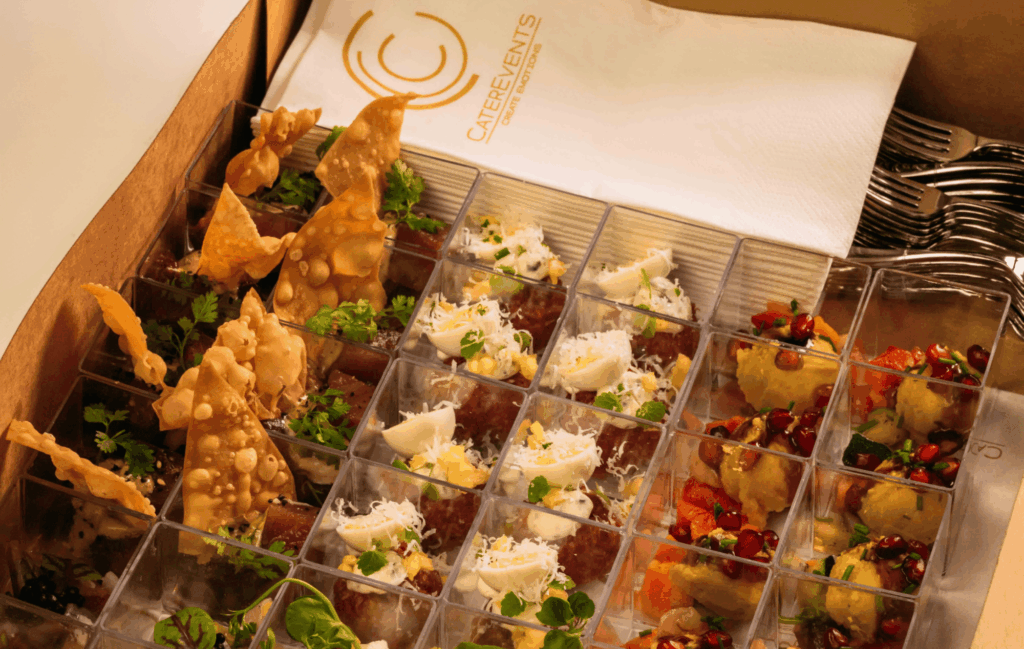 Luxe amuses hapjes voor borrel en catering met verfijnde kleine gerechtjes