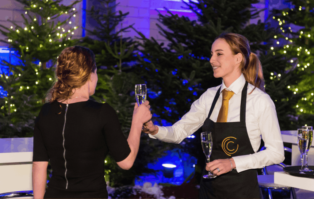 Luxe kerstbuffet van CaterEvents met warme wintergerechten, feestelijke hapjes en uitgebreide buffet catering voor bedrijfsfeesten, kerstborrels en evenementen in Nederland.